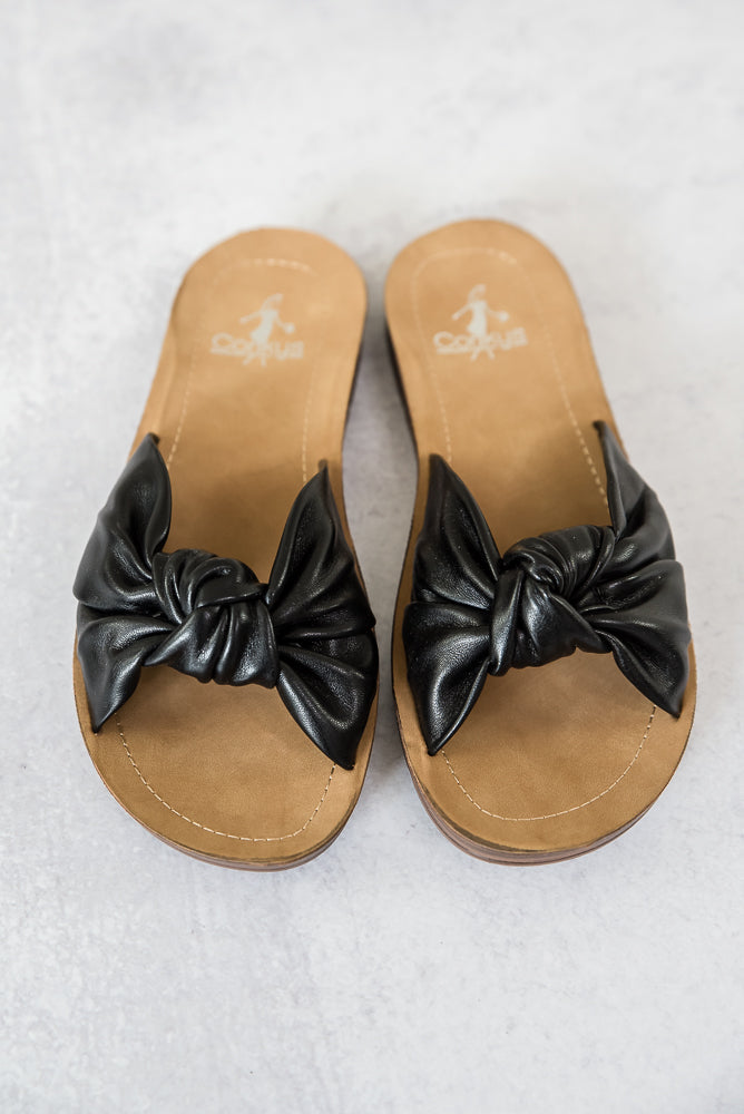 Sea La Vie Sandals in Black