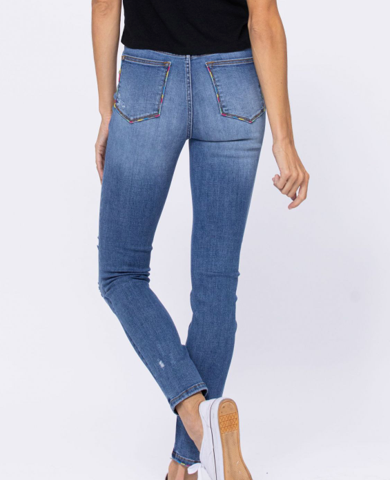 Enchanting Embroidered Judy Blue Skinny Jeans